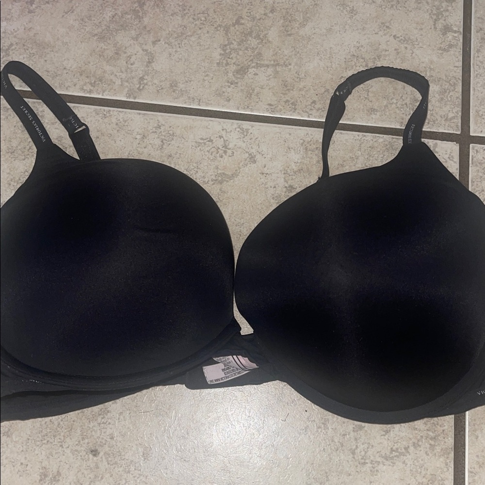 Victoria's Secret Fuchsia Lace Bras 38DD 3 total PREOWNED!! - Picture 4 of 13